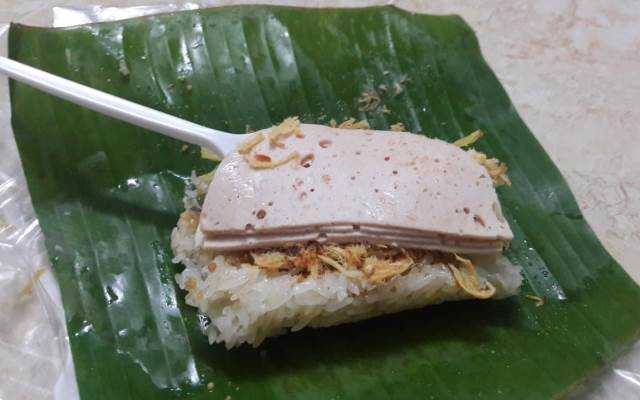 Ăn vặt Chị Hà - Xôi Nén & Bánh Dày Giò
