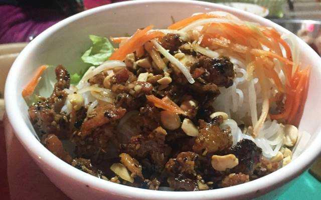 Ăn vặt Chị Hồng - Bún Thịt Nướng & Bún Mắm Nêm