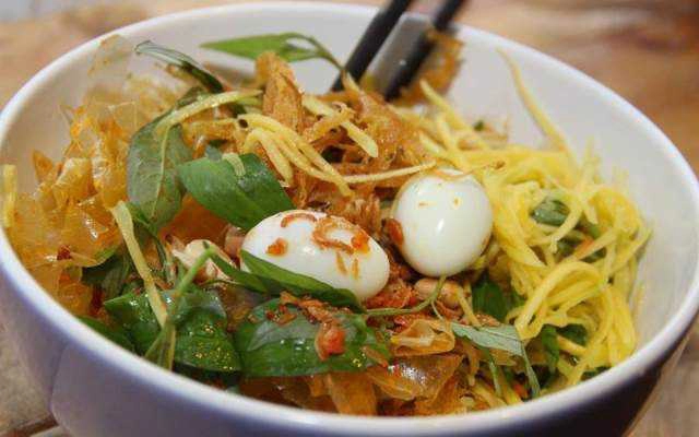 Ăn vặt Chị Nhung - Bánh Tráng Trộn & Nộm Bò Khô