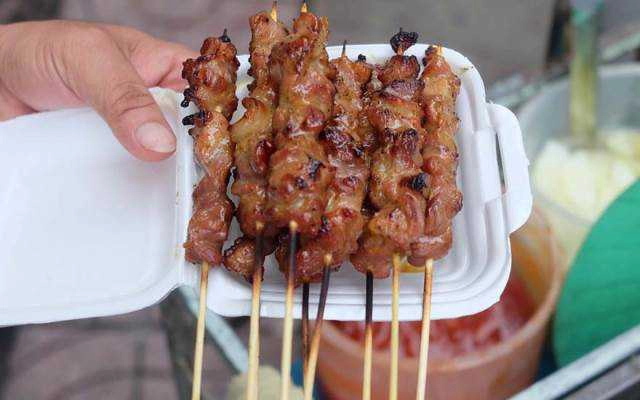 Ăn vặt Chị Trang - Thịt Xiên Nướng