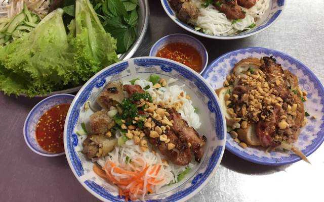 Ăn vặt Chị Tuyền - Bún Thịt Nướng
