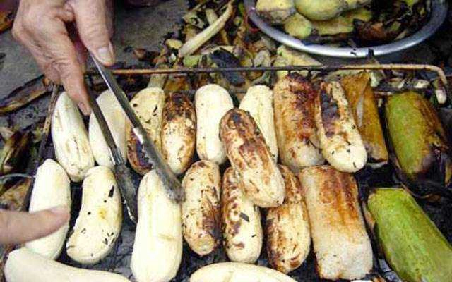 Ăn vặt Chuối Nướng Nước Dừa & Chè Thưng - Cô Giang