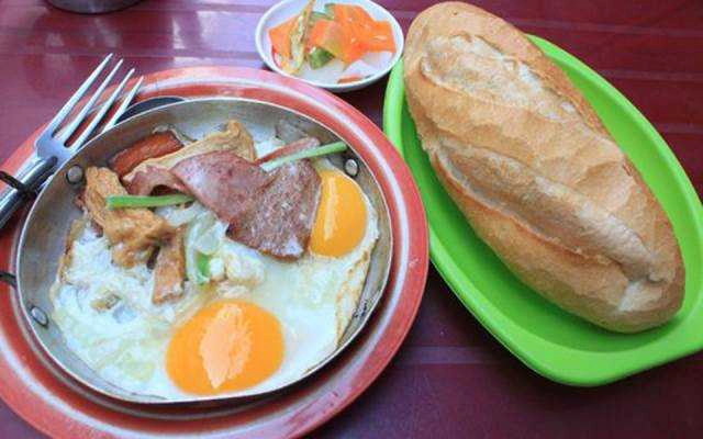 Ăn vặt Cô Hồng Quán - Bánh Mì & Xôi Thập Cẩm
