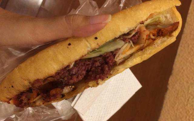 Ăn vặt Cô Phượng - Bánh Mì Pate Như Lan