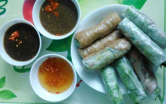 Ăn vặt Cô Quyên - Bắp Xào, Gỏi Cuốn & Hột Vịt Lộn Xào Me