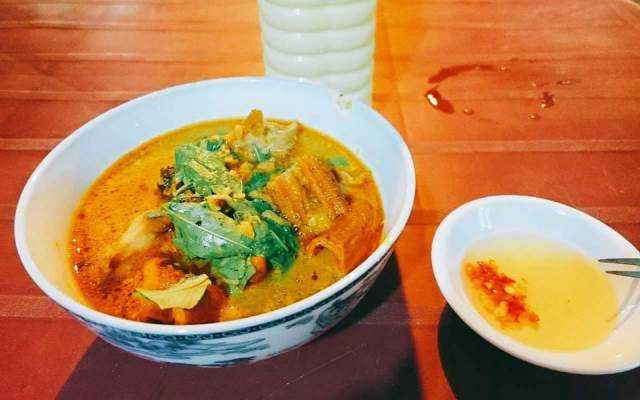 Ăn vặt Cô Thảo - Phá Lấu Bò Bình Dân