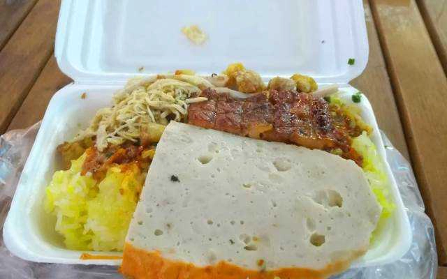 Ăn vặt Cô Thủy - Bánh Mì Que & Xôi Hộp