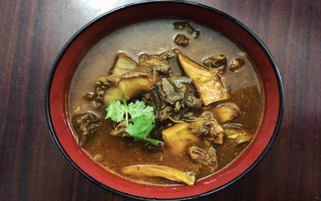 Ăn vặt Cô Tuyết - Thịt Xiên Nướng & Bò Sốt Vang