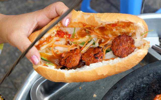 Ăn vặt Cô Yến - Bánh Mì Thịt