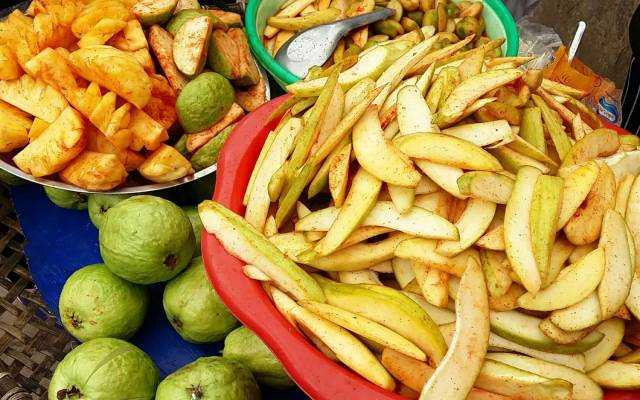 Ăn vặt Cóc Ổi Xoài Dầm - ĐH Khoa Học Tự Nhiên