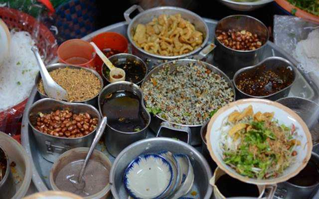 Ăn vặt Cơm & Bún Hến O Móm