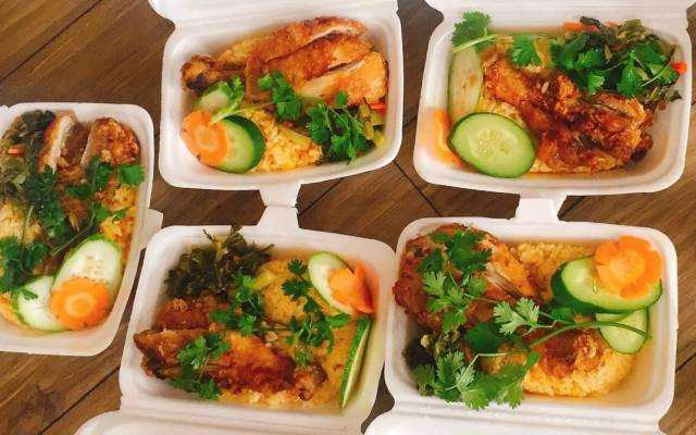 Ăn vặt Cơm Gà Chiên 20K