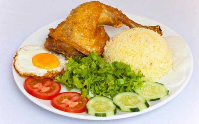 Ăn vặt Cơm Gà Ngọc Anh