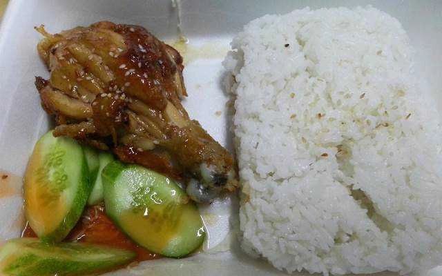 Ăn vặt Cơm Gà Sốt Dầu Hào - Phan Đình Phùng