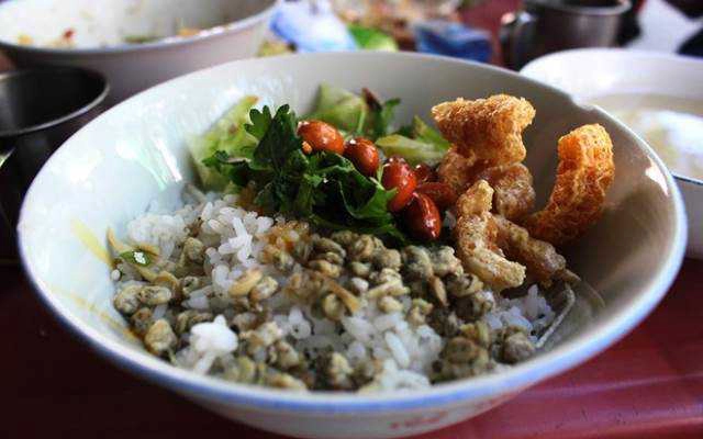Ăn vặt Cơm Hến - 92 Nhật Lệ