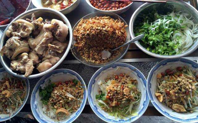 Ăn vặt Cơm Hến - Nguyễn Sinh Cung