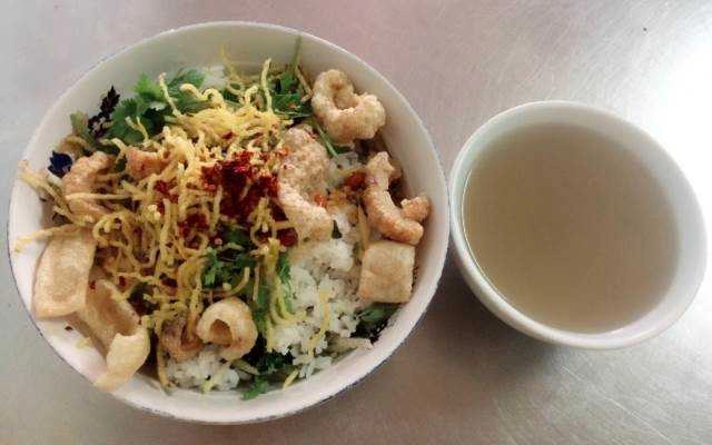 Ăn vặt Cơm Hến O Lanh
