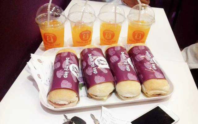 Ăn vặt Couplecats - Bánh Mì Kẹp
