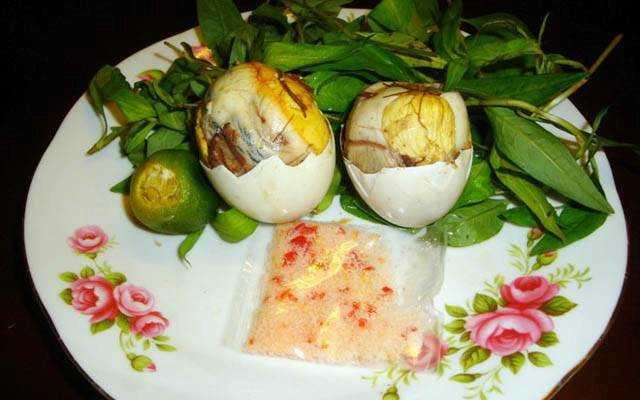 Ăn vặt Đậu Đen - Trứng Vịt Lộn