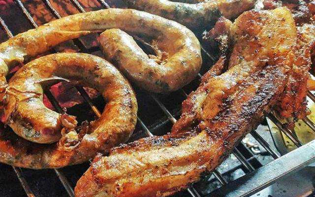 Ăn vặt Dồi Sụn Nướng - Chợ Ngọc Lâm