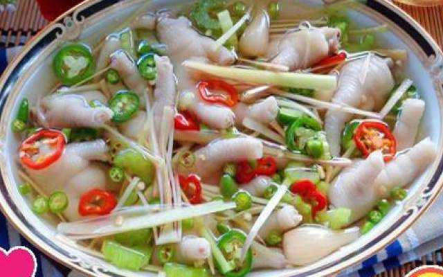 Ăn vặt Én Nhỏ - Chân Gà Sả Ớt Online