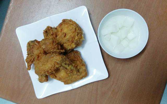 Ăn vặt Gà Rán Kun