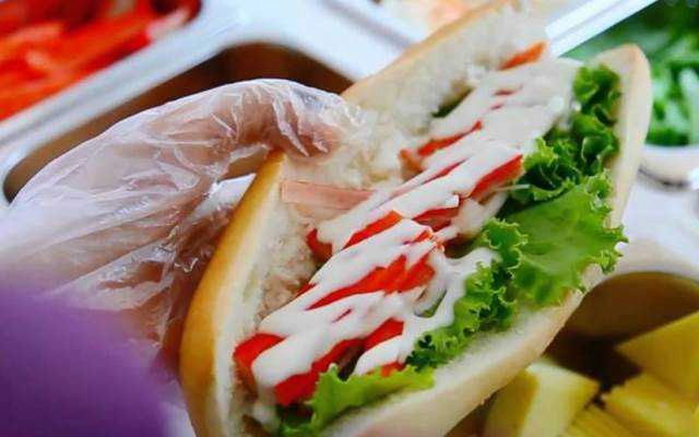 Ăn vặt Gấu Bự - Bánh Mì Kẹp