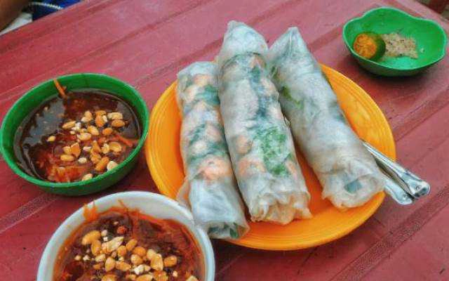 Ăn vặt Gỏi Cuốn & Vịt Lộn