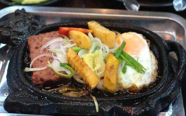 Ăn vặt Hà Cúc - Bánh Mì Bít Tết