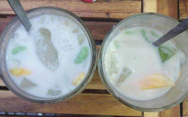 Ăn vặt Hà Quyên - Chè Thái Sầu Riêng