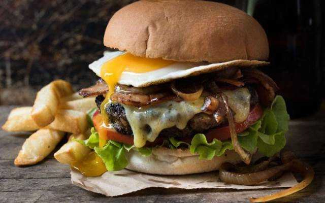 Ăn vặt Hambuger - Xóm Chiếu