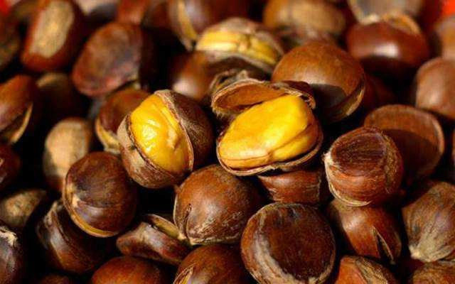 Ăn vặt Hạt Dẻ Trần Hưng Đạo