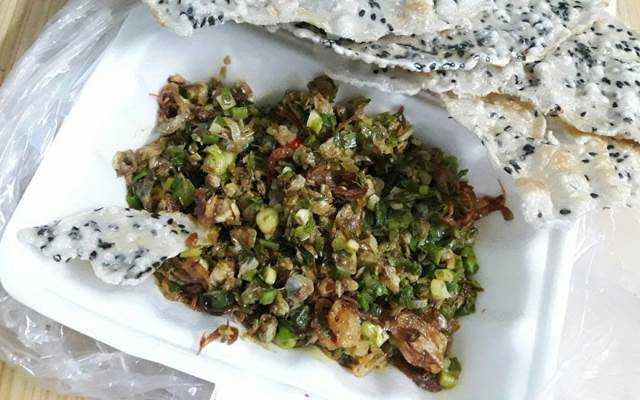 Ăn vặt Hến Xúc Bánh Tráng