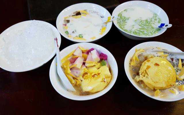 Ăn vặt Hoa Nhài Quán - Chè Thái & Ốc Niêu