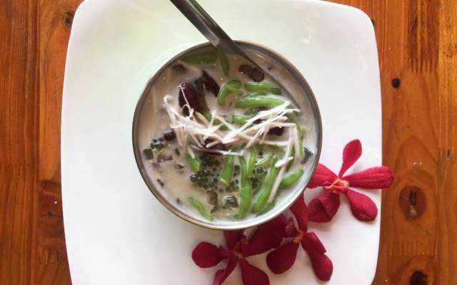 Ăn vặt Hồng Anh - Chè Dừa Thái Lan