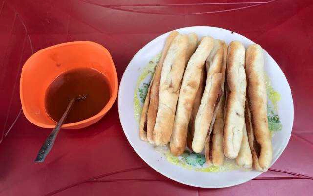 Ăn vặt Hồng - Cafe & Bánh Mì