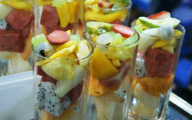 Ăn vặt Hot Dog & Chè Trái Cây