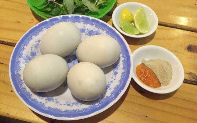 Ăn vặt Hột Vịt Lộn Biên Hòa