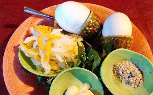 Ăn vặt Hột Vịt Lộn - Nguyễn Huệ