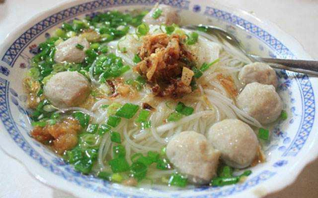 Ăn vặt Hủ Tiếu Bò Viên & Chè Mè Đen - Thái Phiên