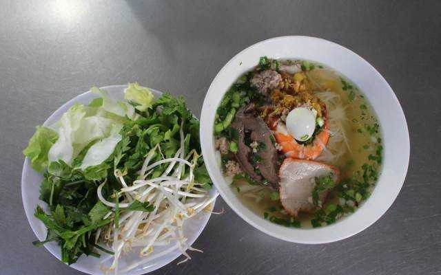 Ăn vặt Hủ TIếu Nam Vang - Thống Nhất
