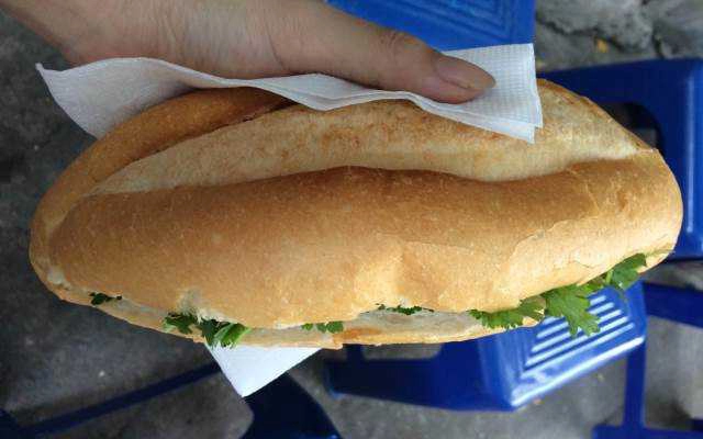 Ăn vặt Huệ Còi - Bánh Mì Ngon