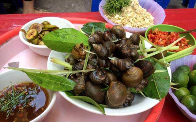 Ăn vặt Huệ Tới - Ốc Luộc & Chân Gà Nướng