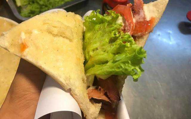 Ăn vặt Kếu - Bánh Mì Tam Giác