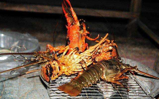 Ăn vặt Khu Hải Sản Bãi Nồm - Đảo Bình Ba
