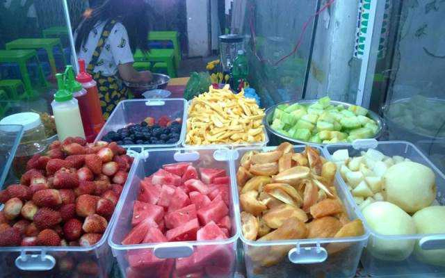 Ăn vặt Lắc Lắc - Trái Cây Tô & Bánh Tráng Trộn