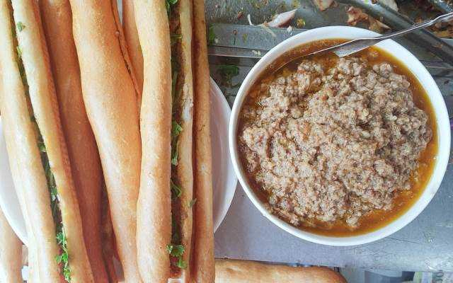 Ăn vặt Mai Lan - Bánh Mì & Sữa Xay Nguyên Chất