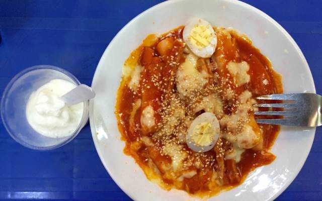 Ăn vặt Mẹ Ong Nghĩa Tân - Chè Sầu Liên, Bánh Gà & Quà Vặt