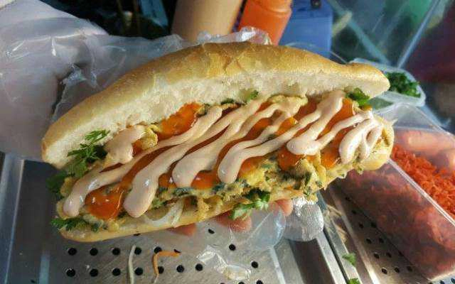 Ăn vặt Mr. Cây - Bánh Mì Thịt Xiên