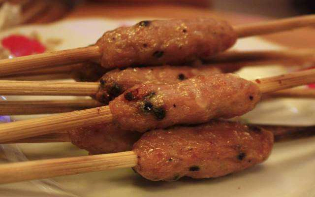 Ăn vặt Nem Nướng - Trần Bình Trọng